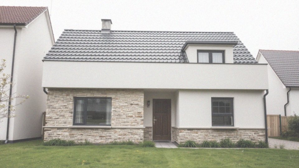 Jakie są wymagania dotyczące kondygnacji w domach do 70m2?